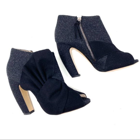 Mui Mui Black Grey Felt Peep Toe Banana Heel Ankle Booties - Picture 1 of 9